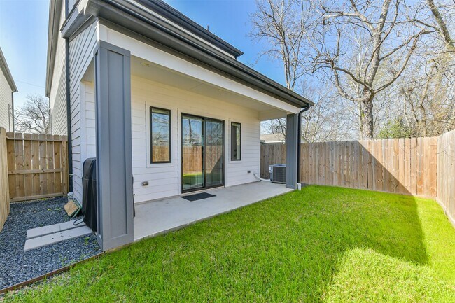 Building Photo - 4211 Nichols St