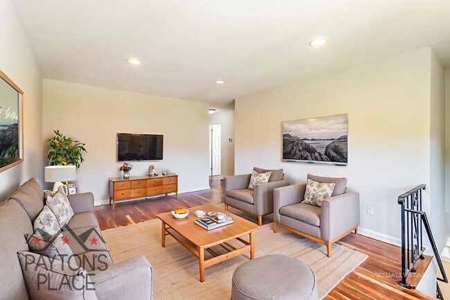 Building Photo - Spacious Single Family home with Huge Backyard and Parking