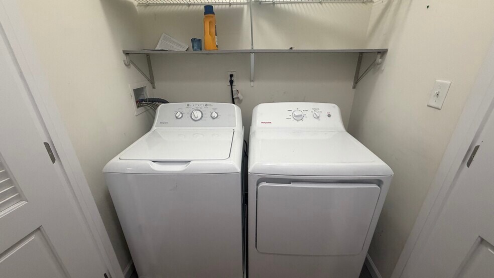 IN-UNIT LAUNDRY - 234 Palmer St