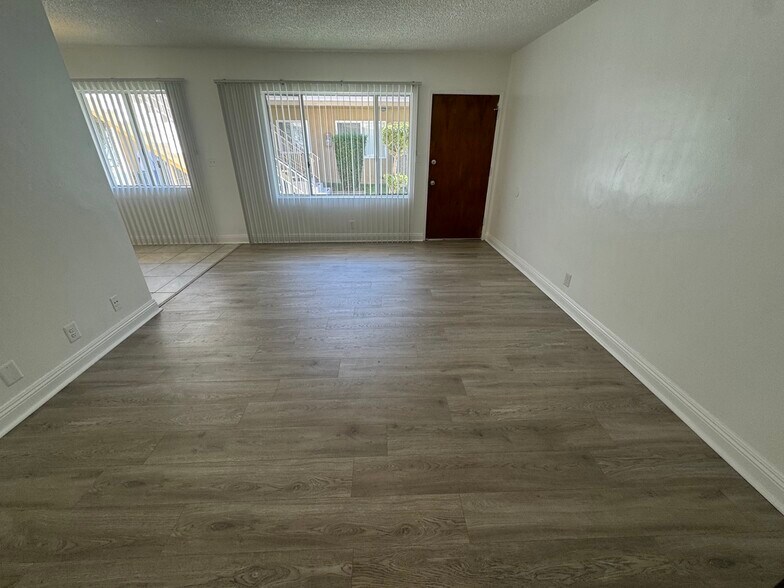 Building Photo - 2419 W Imperial Hwy