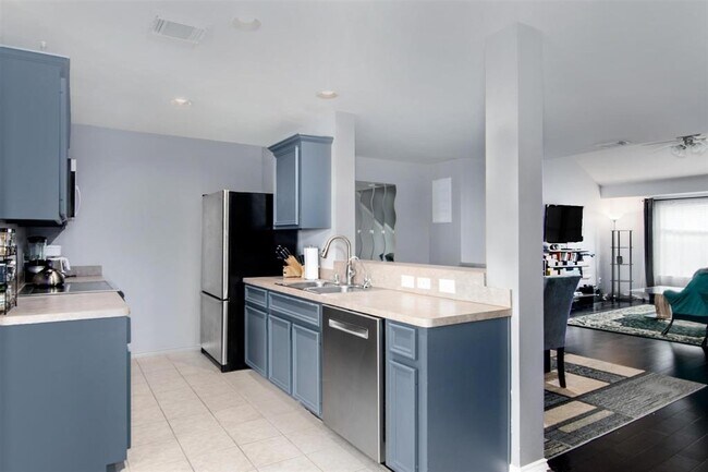 Building Photo - 2236 Ann St