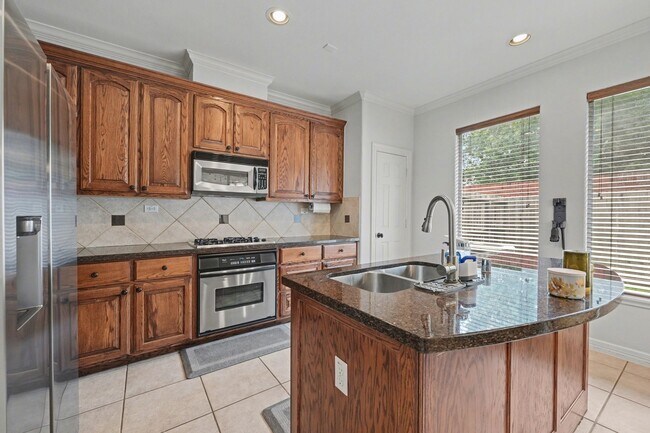 Building Photo - 4327 Lake Walk Ct