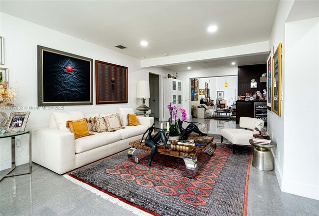 Building Photo - 1360 SW 16th St