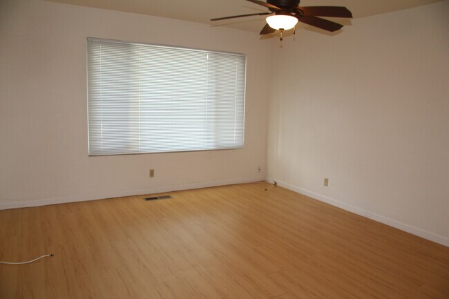 Building Photo - 41058 Bairo Ct