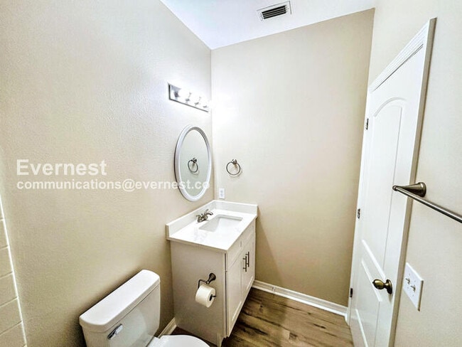 Building Photo - 16351 Swan View Cir