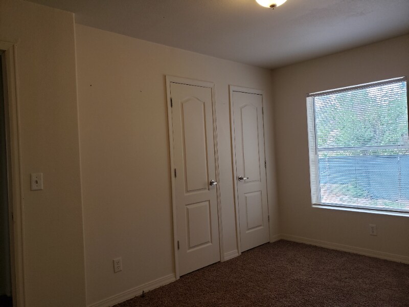 Building Photo - 2828 Elm Ave