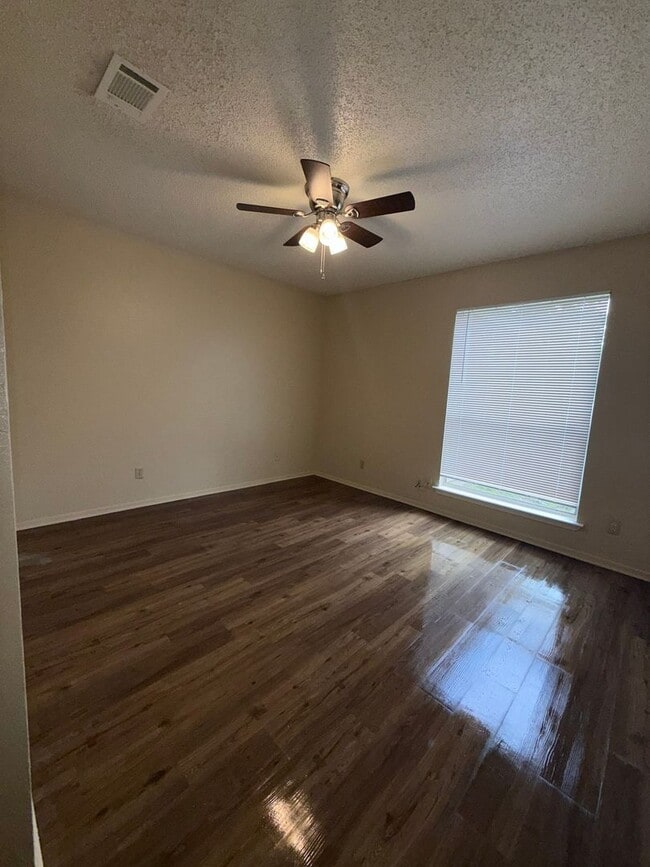 Building Photo - 12812 Tomanet Trail