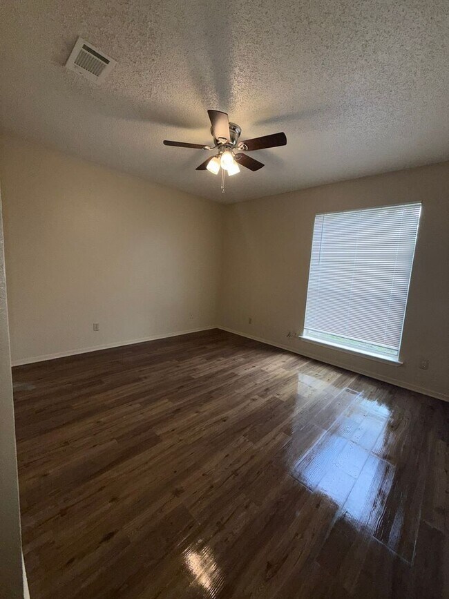 Building Photo - Vigil Properties2 (12812 Tomanet Trl)