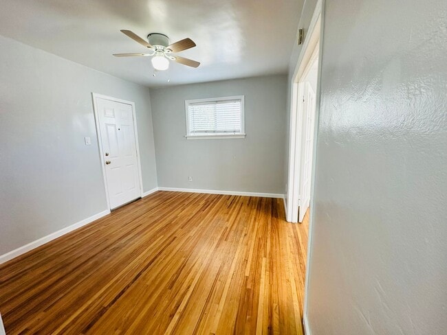 Building Photo - 7 E Clark St