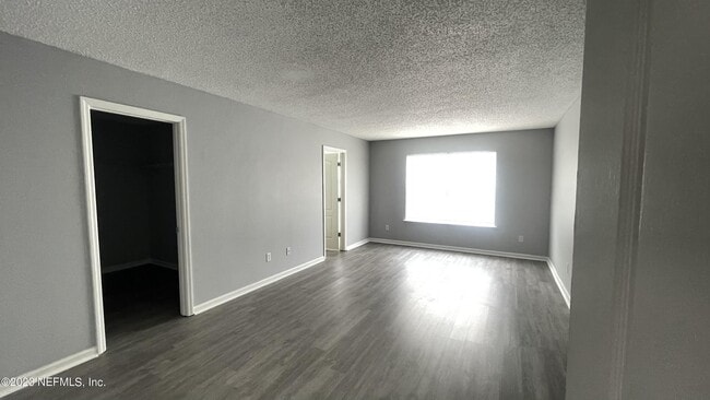 Building Photo - 2387 Brian Lakes Dr E