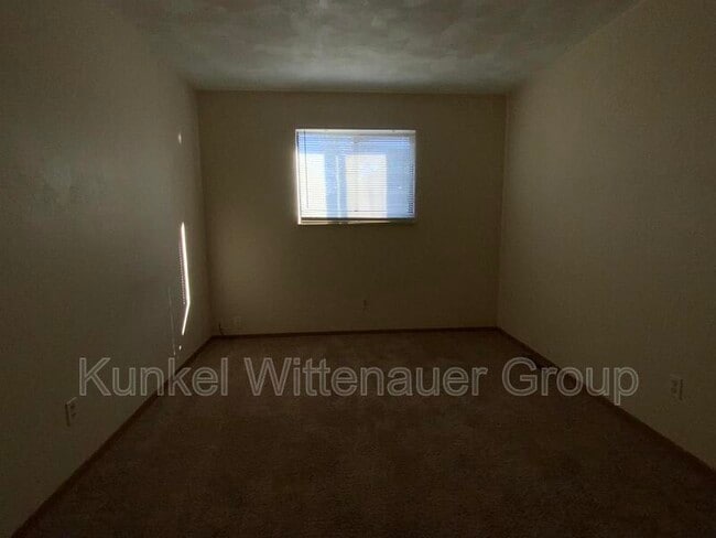 Building Photo - 700 Ganim Dr