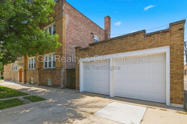 Building Photo - 3938 N Lockwood Ave