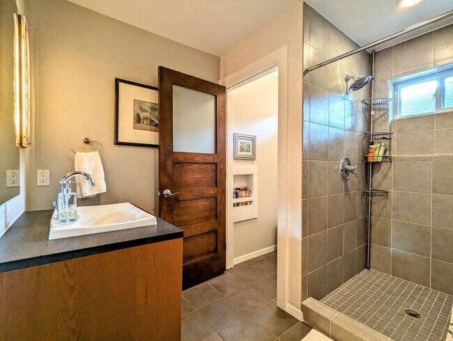 Building Photo - Remodeled Home Next To Zilker Park - 3 BR / 2 BA