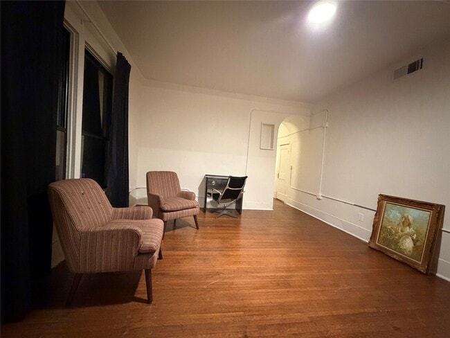 Building Photo - 402 Hyde Park Blvd