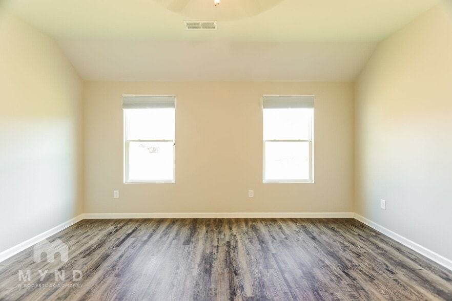 Building Photo - 15 Tiffany Ln