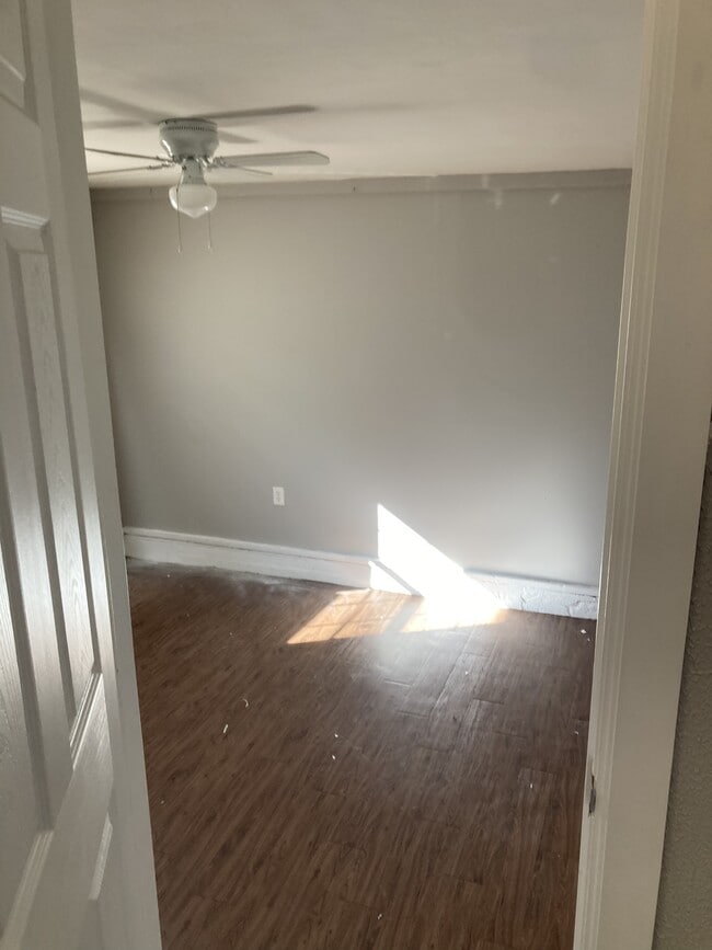 Building Photo - 735 Highland Pkwy