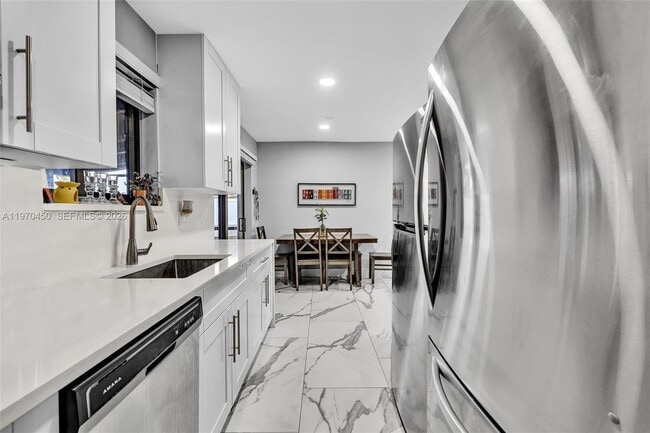 Building Photo - 6781 Franklin St