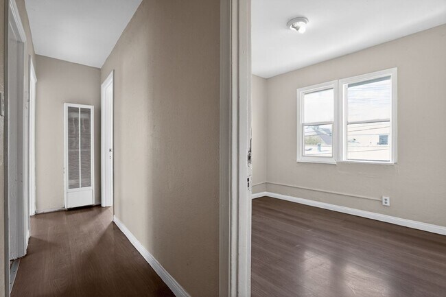 Building Photo - Charming 3BR Duplex in Los Angeles