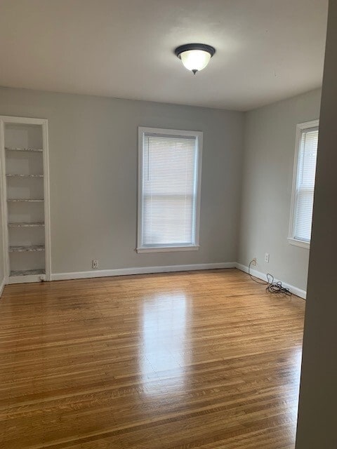 Building Photo - 657 W 44th St