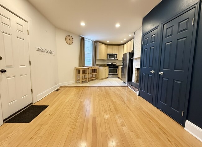 Building Photo - 2714 South St