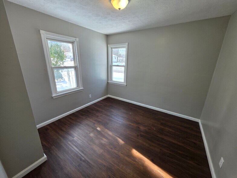 Building Photo - 1047 Yukon Ave