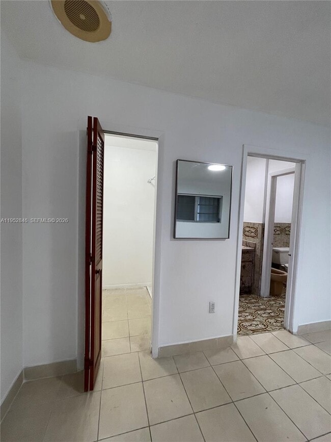 Building Photo - 3500 E 6th Ave