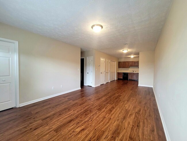 Building Photo - 316 Jones Ln
