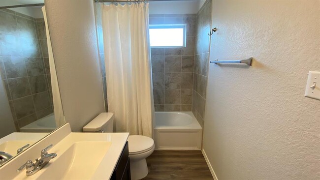 Building Photo - 3304 Kenner Dr