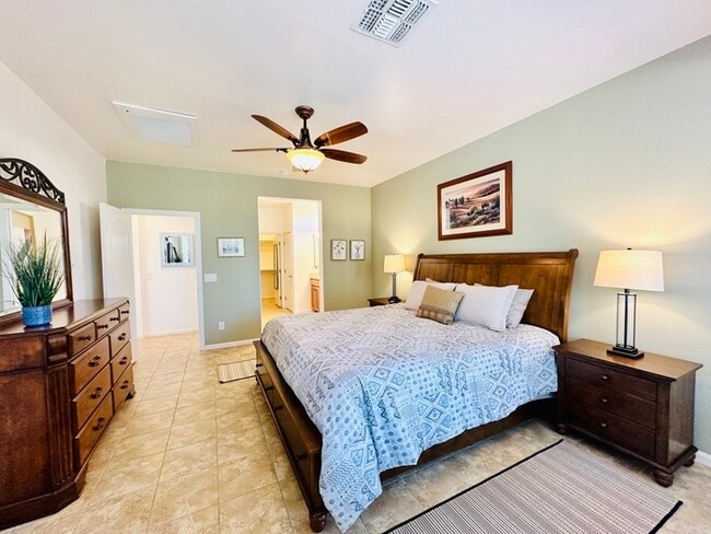 Building Photo - Long Term Fully Furnished 2 Bedroom with D...