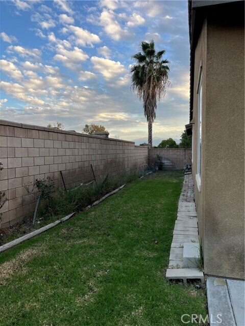 Building Photo - 7792 Shadyside Way