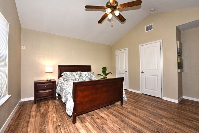 Building Photo - ONE STORY HOME  |  3 BEDS & 2 BATHS  |  LARGE SHED