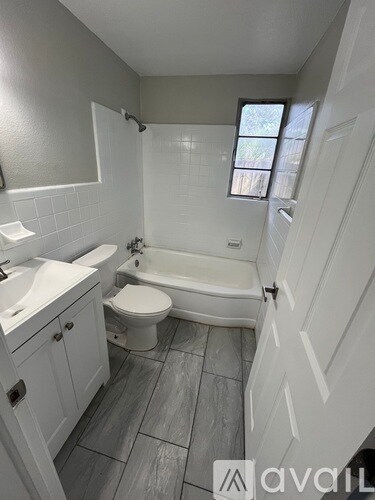 Bathroom - 2776 41st Ave N