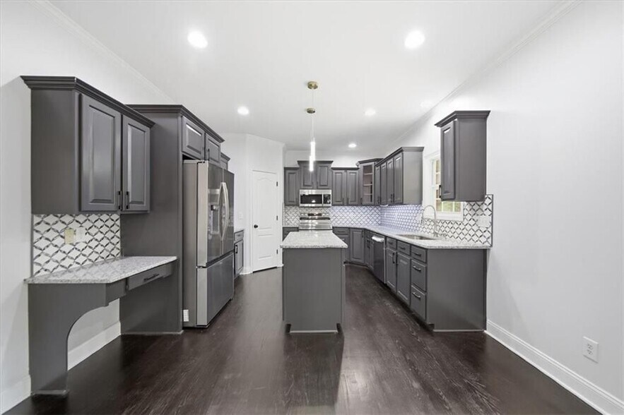 Building Photo - 2000 Millstone Dr SW