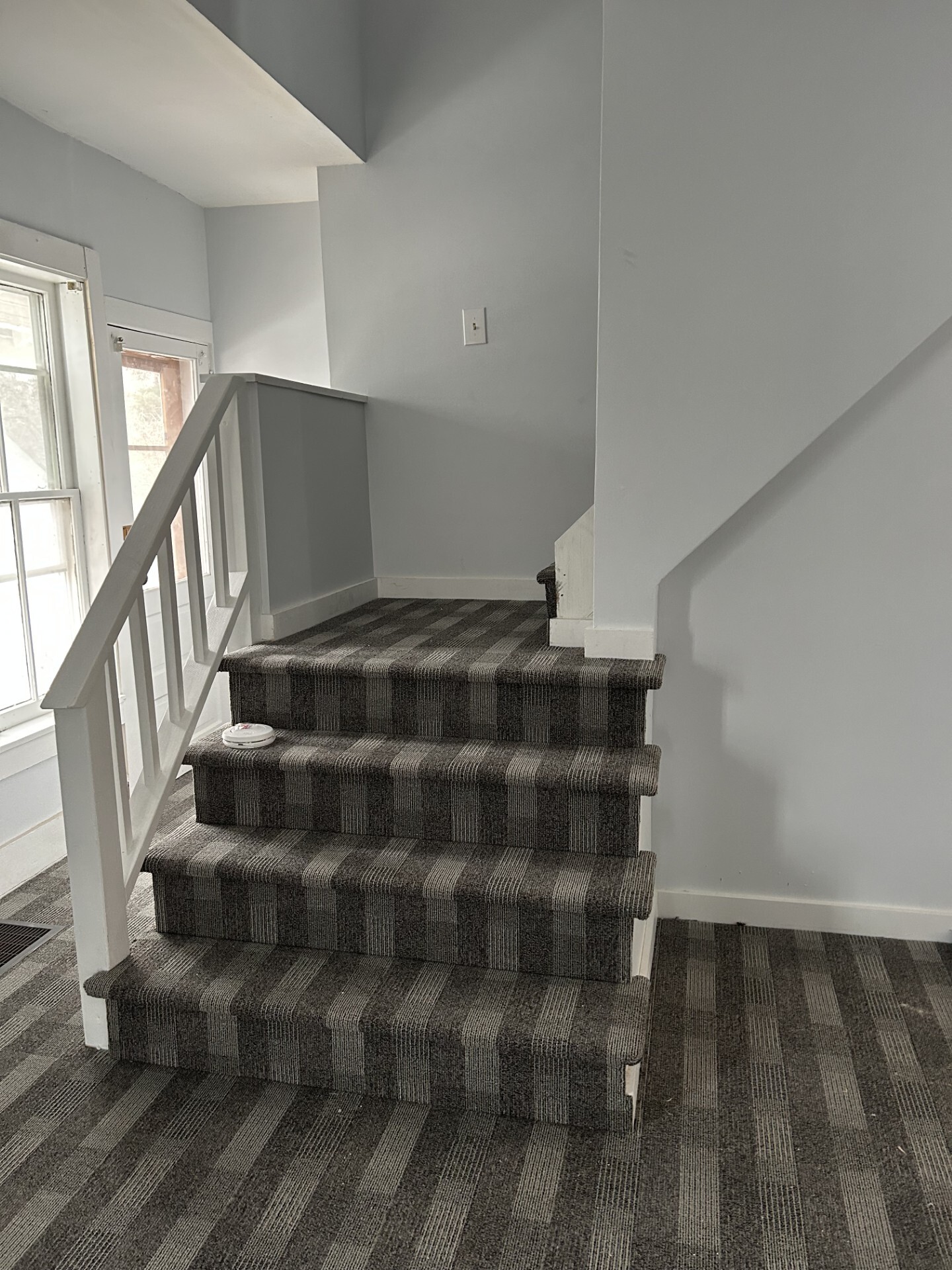 Building Photo - 10 Rochester St