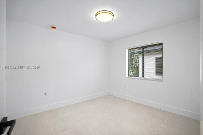 Building Photo - 5823 NW 30th Ave