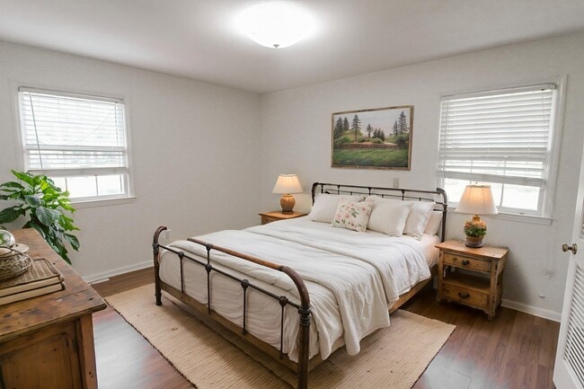 Building Photo - 209 Belair Dr
