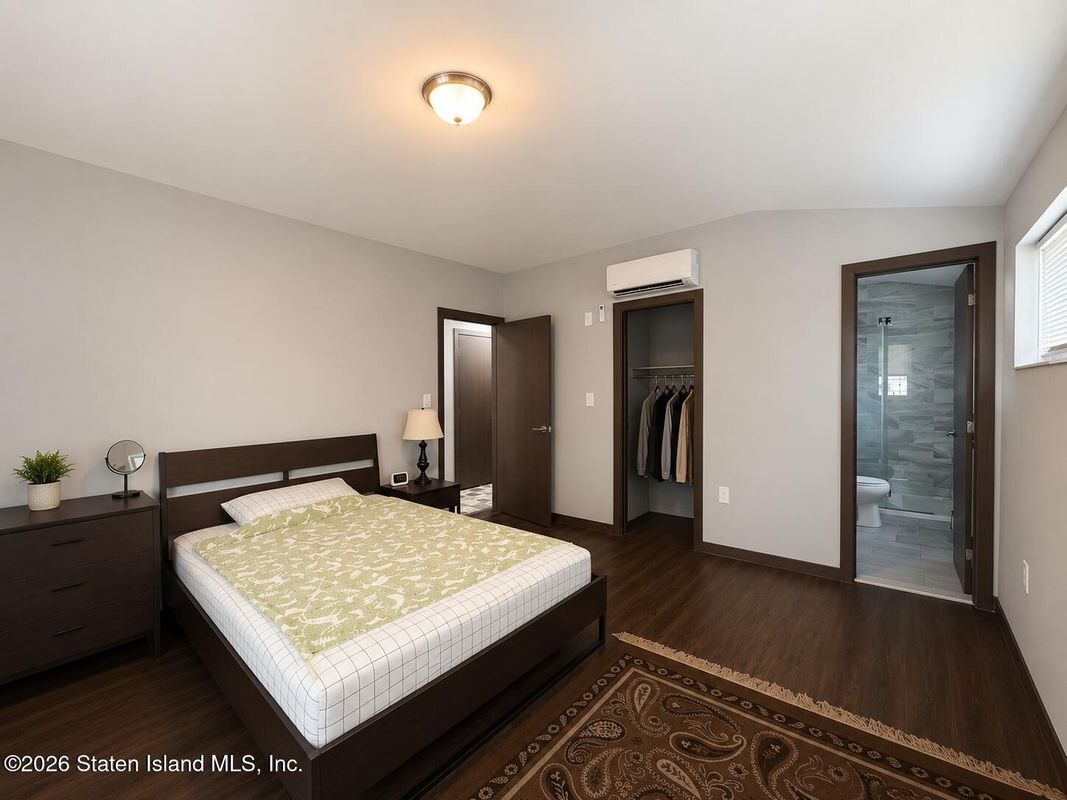 Building Photo - 2981 Hylan Blvd