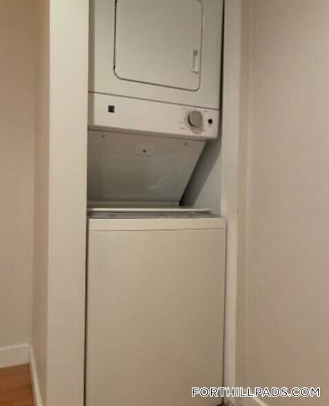 Building Photo - 88 Cedar St