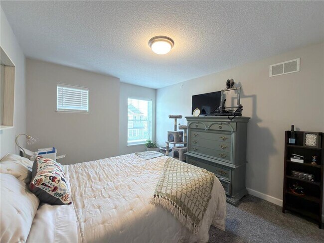 Building Photo - 10518 Weston Wy N