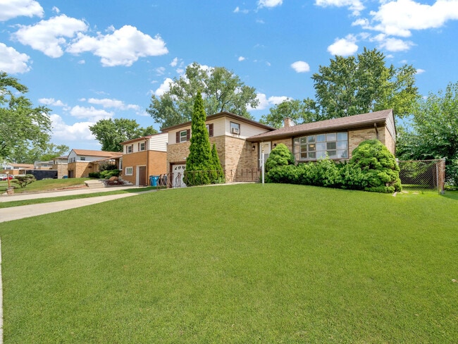 Building Photo - 1631 Clay Ct
