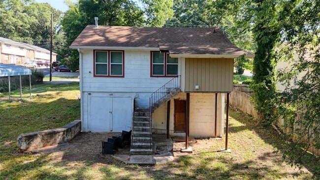 Building Photo - 1888 Vesta Ave