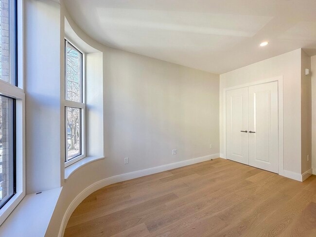 Building Photo - 144 Worcester St