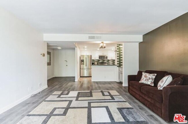 Building Photo - 10535 Wilshire Blvd
