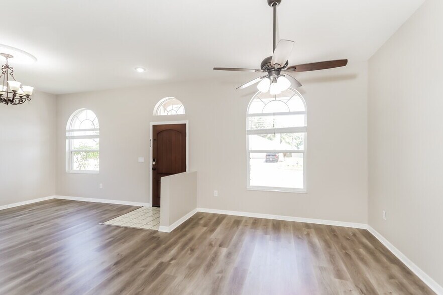 Building Photo - 28506 Tall Grass Dr