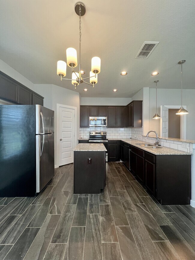 Building Photo - 374 Creekside Curve