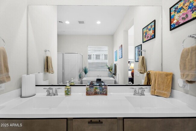 Building Photo - 866 W Flatiron Trl