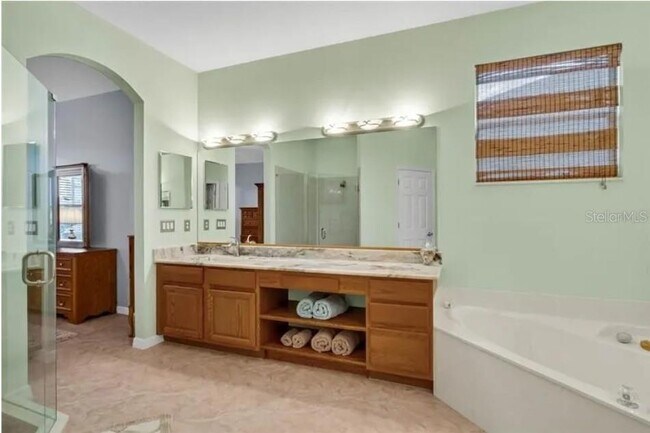 Building Photo - 970 Burlwood Ct