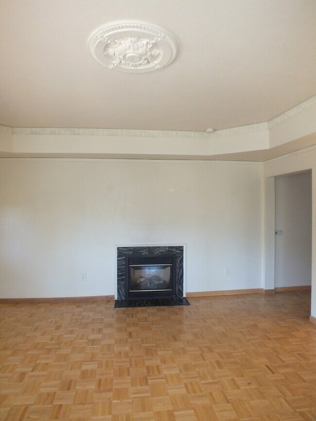 Building Photo - CA460-Norma V. Lovell Revocable Trust