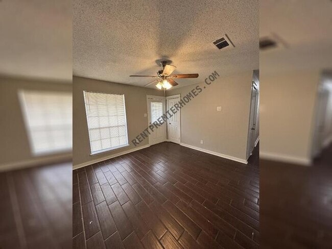 Building Photo - 124 Karen Cove