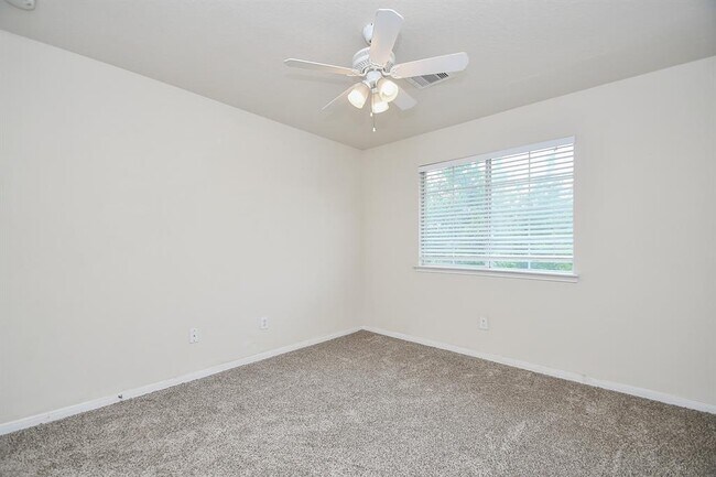 Building Photo - 6706 Nicecrest Dr